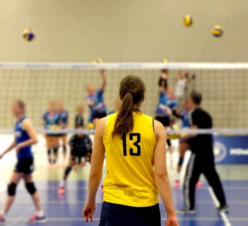 Player stepping onto court during warmup