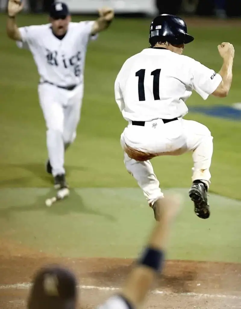 baseball players celebrating