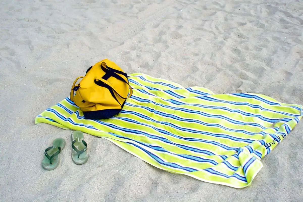 25 Beach Safety Tips for a Fun Day at the Beach